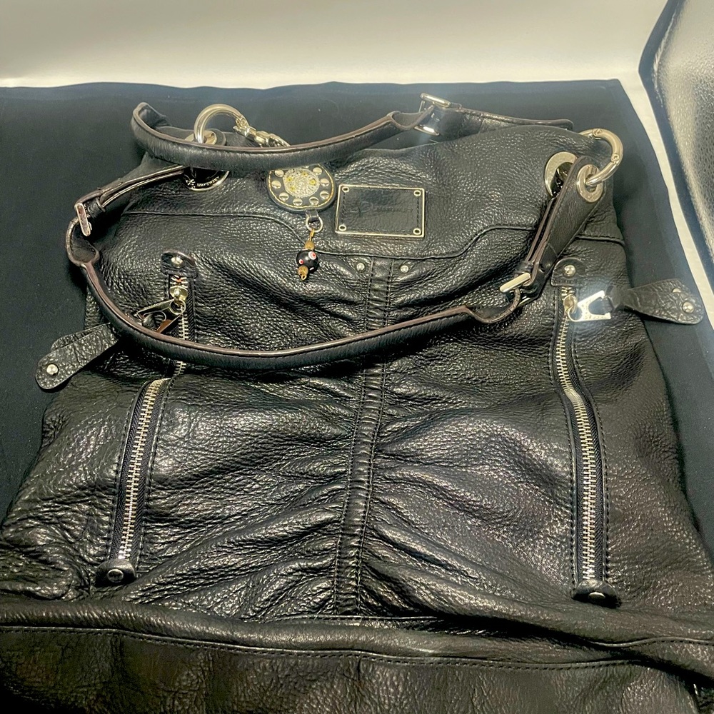Women’s handbag.